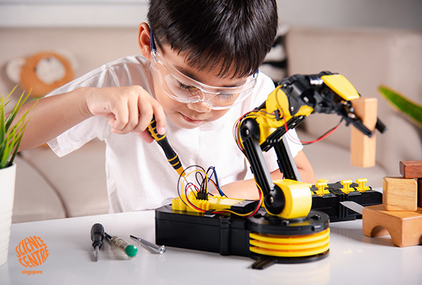 Learning-with-STEM-toys-and-games.jpg Learning with STEM toys and games